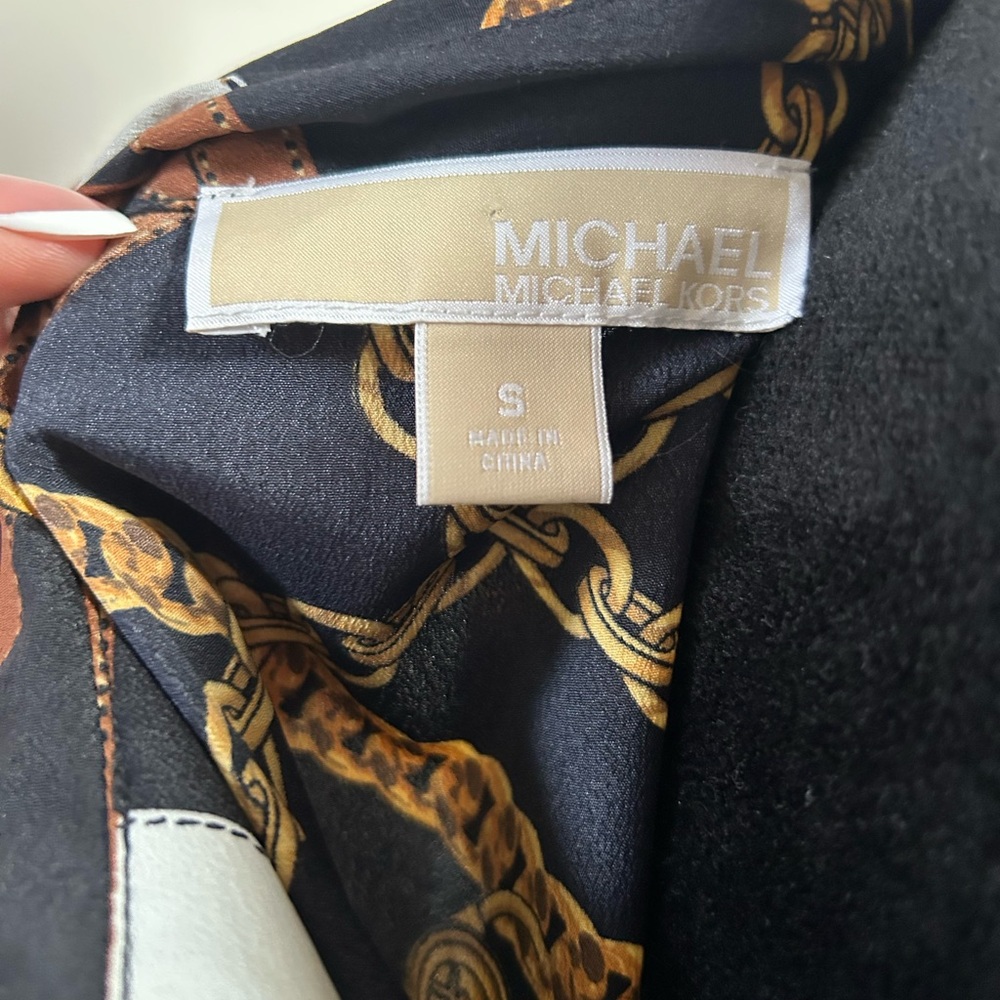 Chic Chain Print Dress - Picture 4 of 10